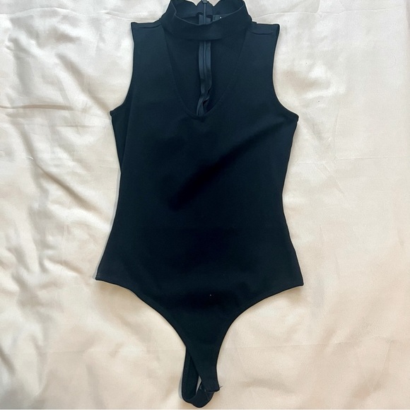 Lulus Tops - Lulus Choker Style Black Body Suit Sleeveless Snap Closure